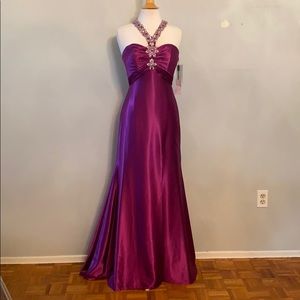 GiGi by La Femme, Purple long formal gown Size 4